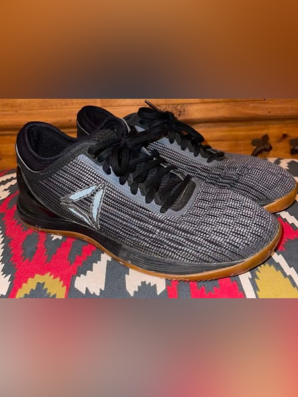 Reebok Womens Black Gray Athletic Training Shoes with Gum Sole